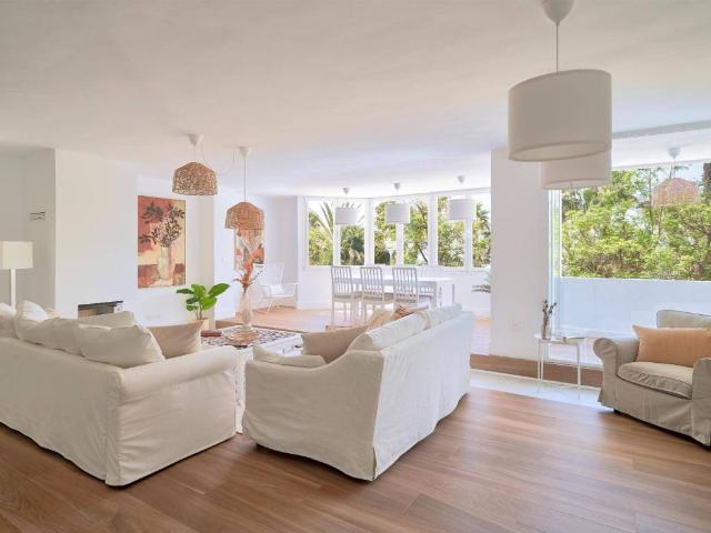 Piso en venta en Málaga, Este