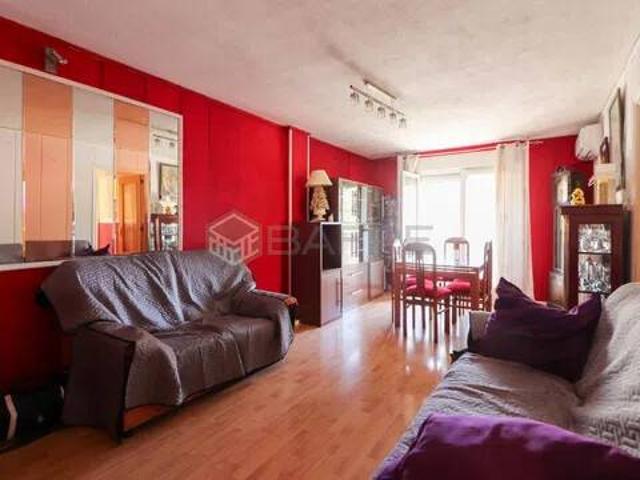 Piso en venta en San Fermín, Madrid