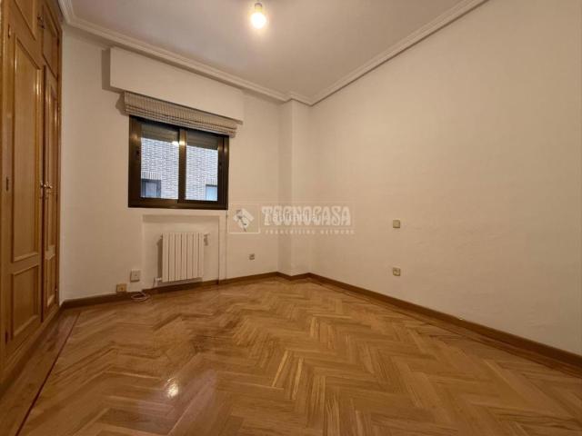Piso en venta en Madrid, Cortes