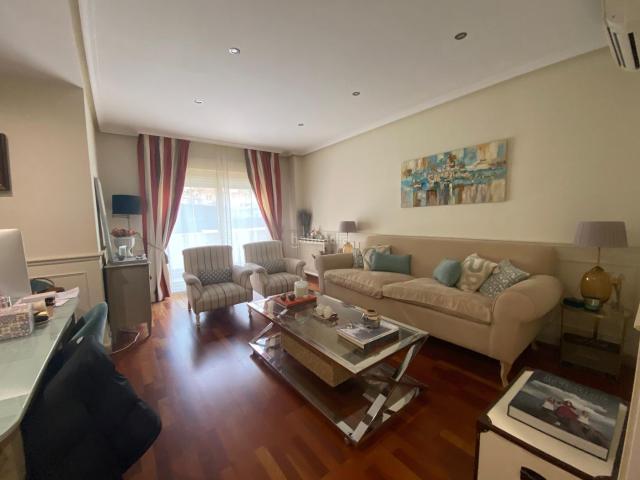 Piso en venta en Madrid, Cortes
