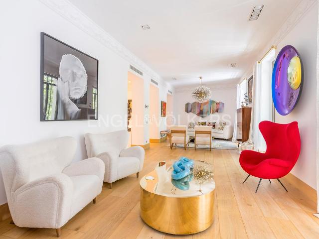 Dúplex en venta en Madrid, Cortes