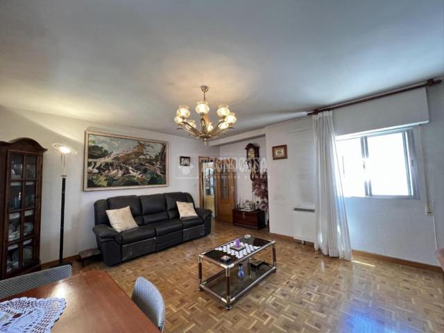 Piso en venta en Madrid, Cortes