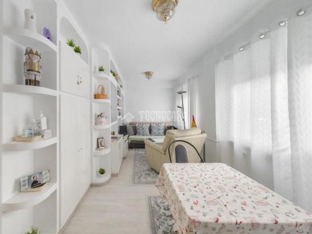 Piso en venta en Madrid, Cortes