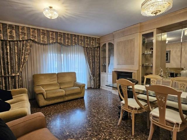 Piso en venta en Ciutat Vella, València