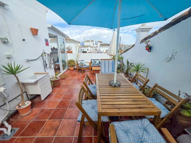 Piso en venta en Castillo de la Duquesa, Costa del Sol Occidental