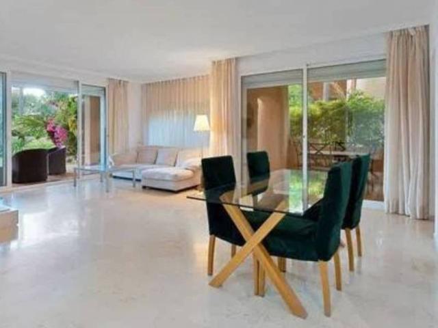 Piso en venta en La Carolina, Costa del Sol Occidental