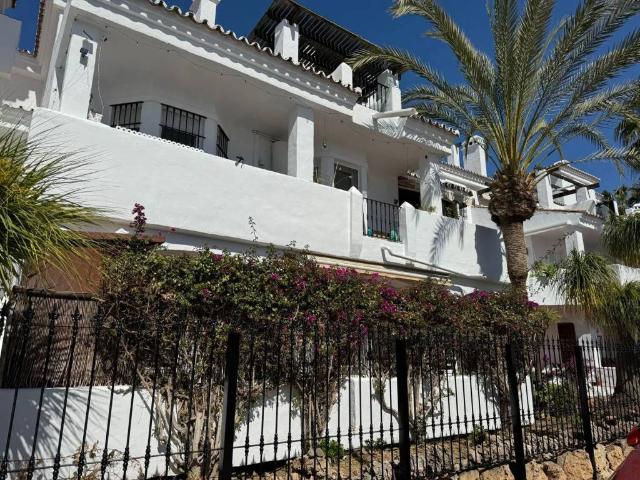 Piso en venta en Marbella, Nueva Andalucía