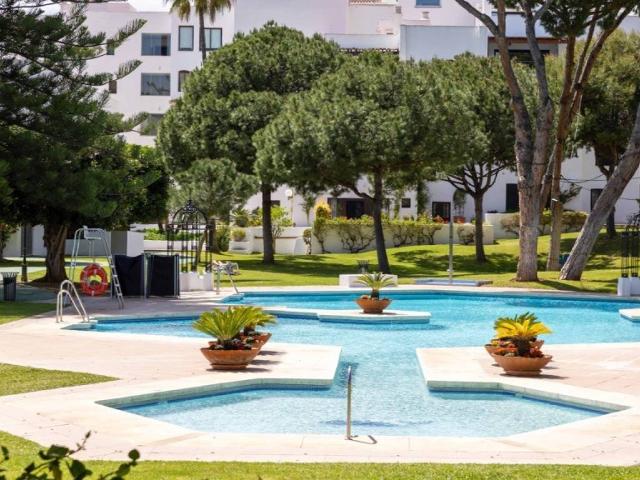 Piso en venta en Marbella, Nueva Andalucía