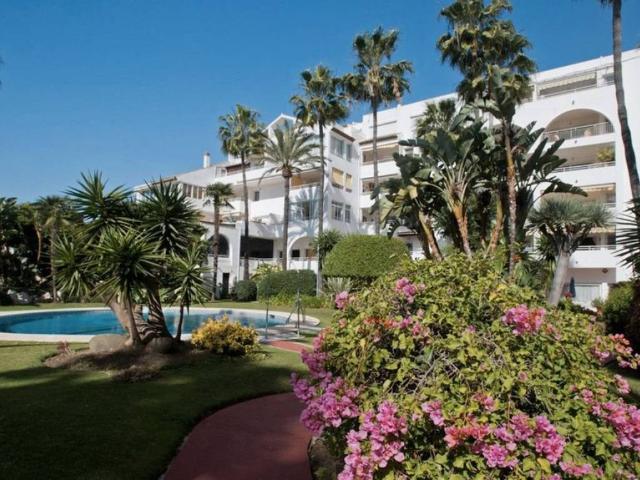 Piso en venta en Marbella, Nueva Andalucía