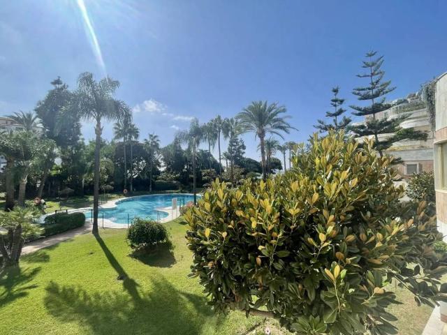 Piso en venta en Marbella, Nueva Andalucía