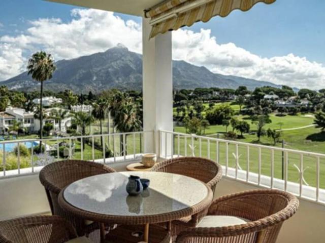 Piso en venta en Marbella, Nueva Andalucía