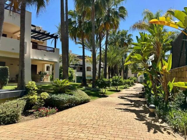 Piso en venta en Nueva Andalucía, Costa del Sol Occidental
