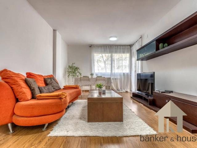 Piso en venta en Cerdanyola Del Vallès, Sant Martí