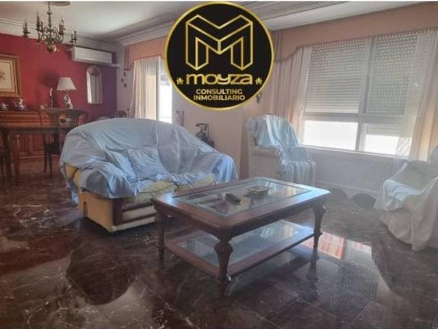 Piso en venta en Martos, Andalucía