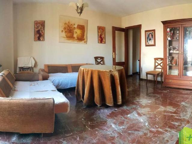 Piso en venta en Mengíbar, Andalucía