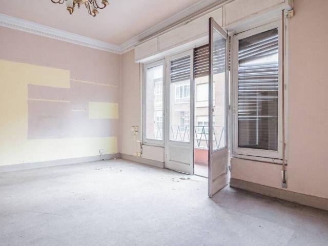 Piso en venta en Barrio de Santa Marina, Mieres