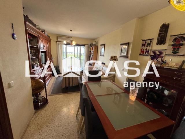 Piso en venta en Dos Hermanas, Nervión