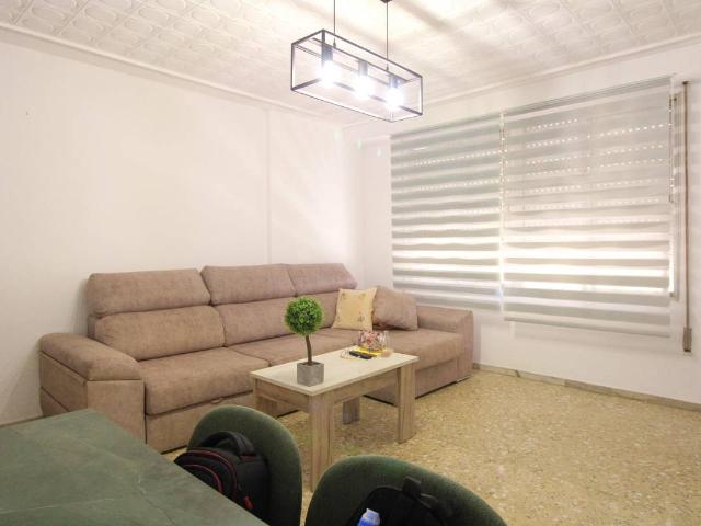 Piso en venta en La Cruz, el Vinalopó Mitjà / El Vinalopó Medio