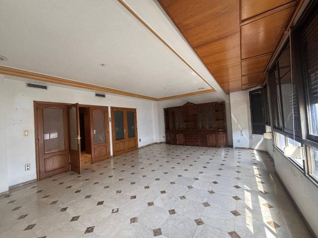 Piso en venta en La Cruz, el Vinalopó Mitjà / El Vinalopó Medio