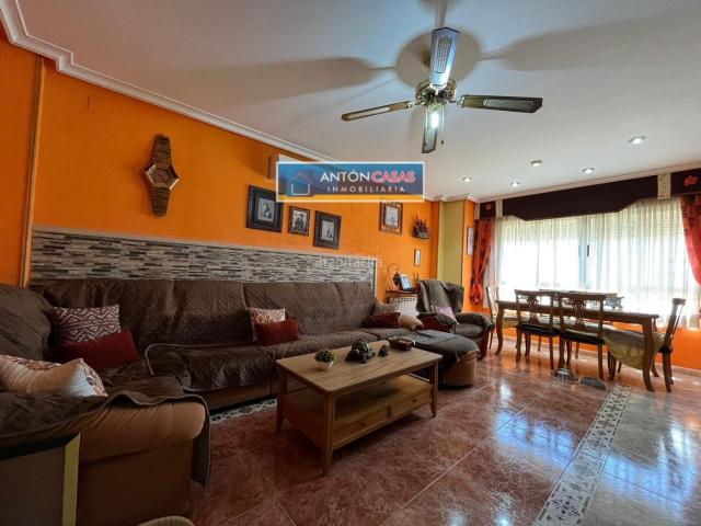 Piso en venta en La Cruz, el Vinalopó Mitjà / El Vinalopó Medio