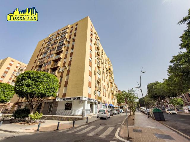 Piso en venta en Almedina, Almería