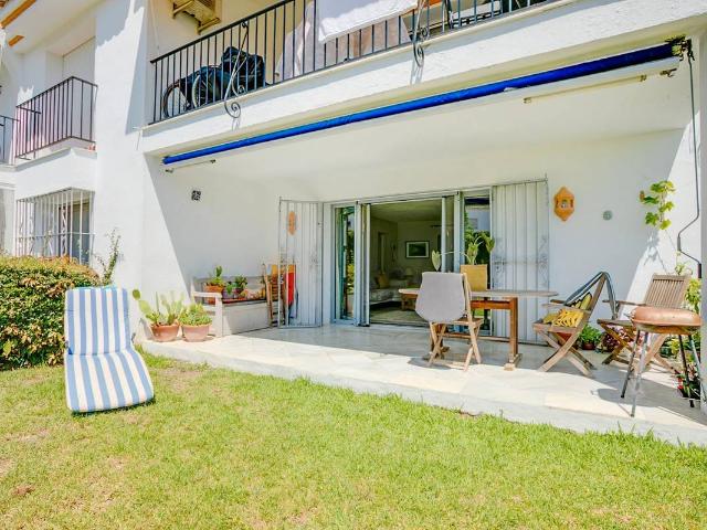 Piso en venta en Barriada Islas Canarias, Costa del Sol Occidental