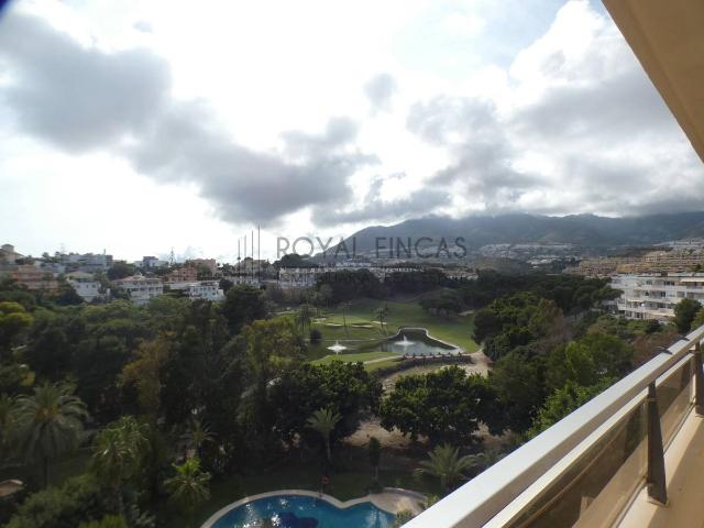 Piso en venta en La Sierrezuela, Costa del Sol Occidental