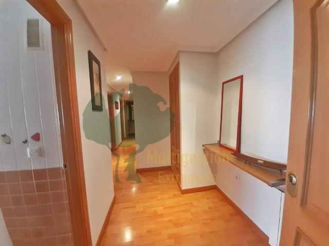 Piso en venta en Santiago, Cáceres