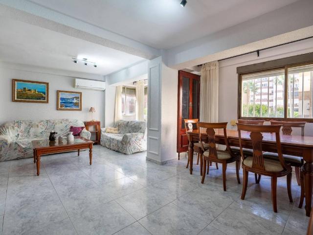 Piso en venta en Almedina, Almería