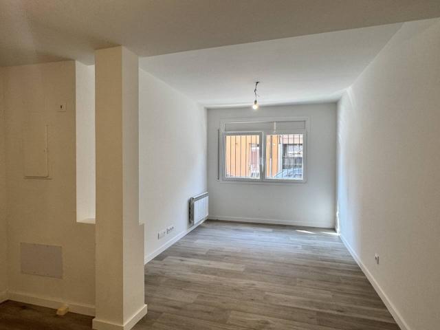 Piso en venta en Olot, Sant Pere Màrtir