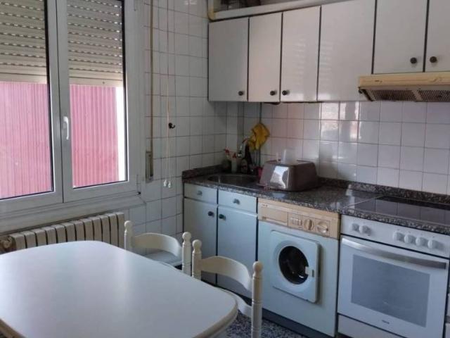 Piso en venta en Montealegre, Ourense