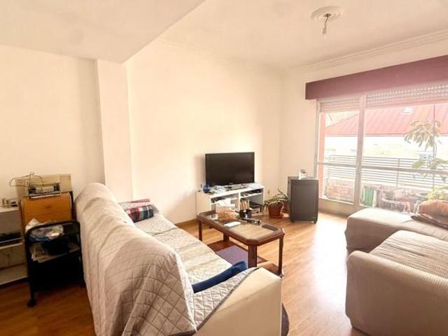 Piso en venta en O Vinteún, Ourense