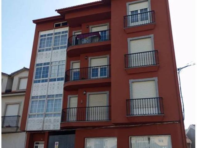 Piso en venta en Outes, Noia