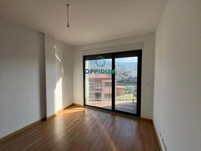 Piso en venta en Outes, Noia