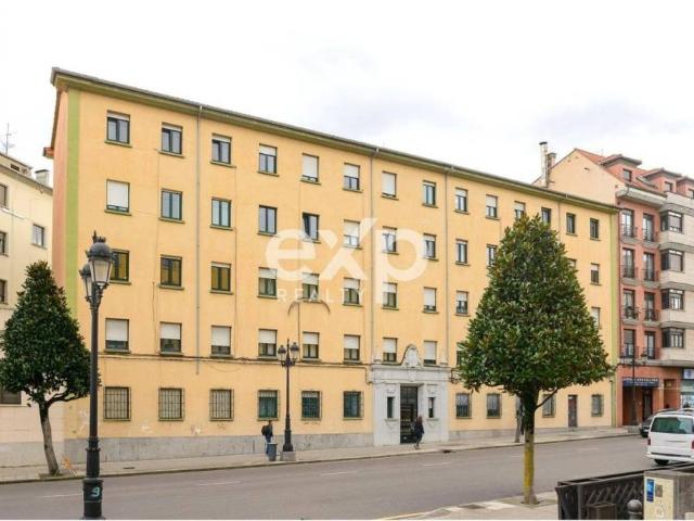 Piso en venta en El Milán, Oviedo
