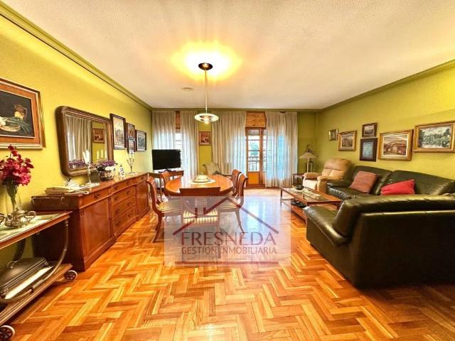 Piso en venta en Centro y casco histórico, Oviedo