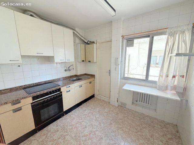 Piso en venta en El Milán, Oviedo