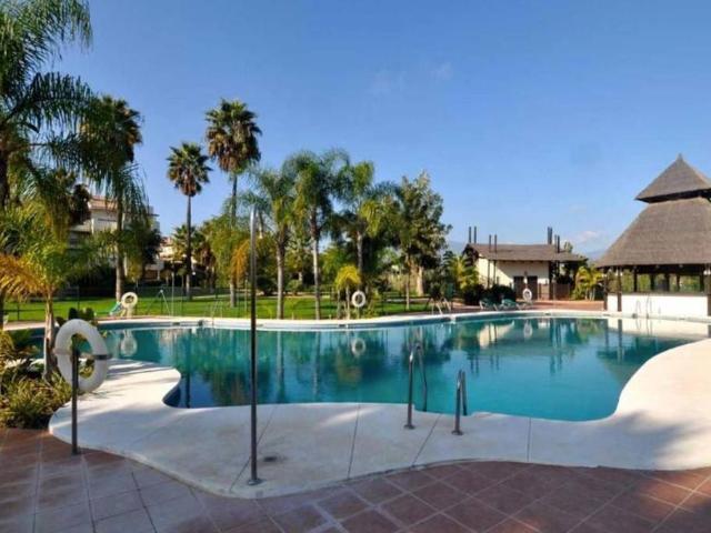 Piso en venta en Barriada Islas Canarias, Costa del Sol Occidental