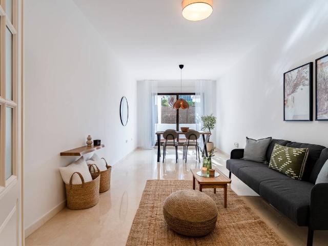 Piso en venta en Barriada Islas Canarias, Costa del Sol Occidental