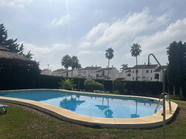 Piso en venta en Barriada Islas Canarias, Costa del Sol Occidental