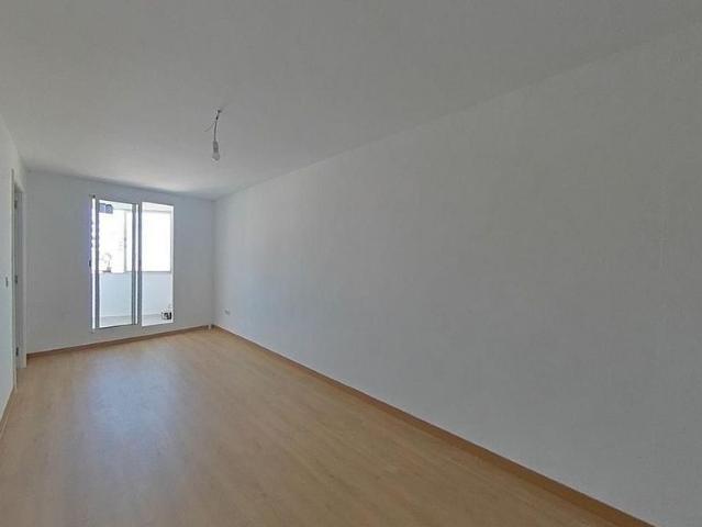Piso en venta en Santa Coloma De Gramenet, Fondo