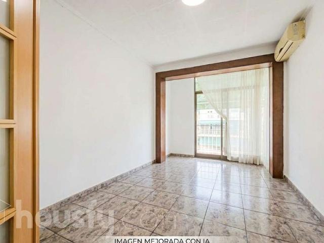 Piso en venta en Nou Barris, Barcelonès