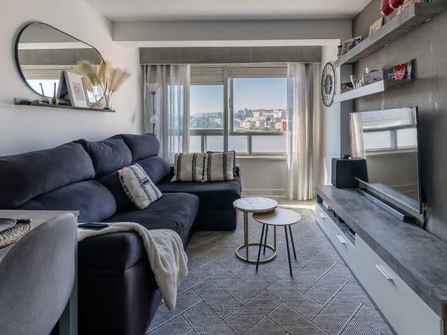 Piso en venta en Oleiros, A Coruña