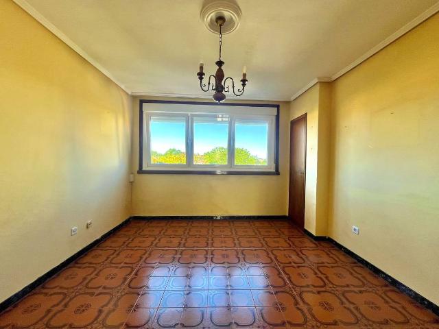 Piso en venta en Oleiros, A Coruña