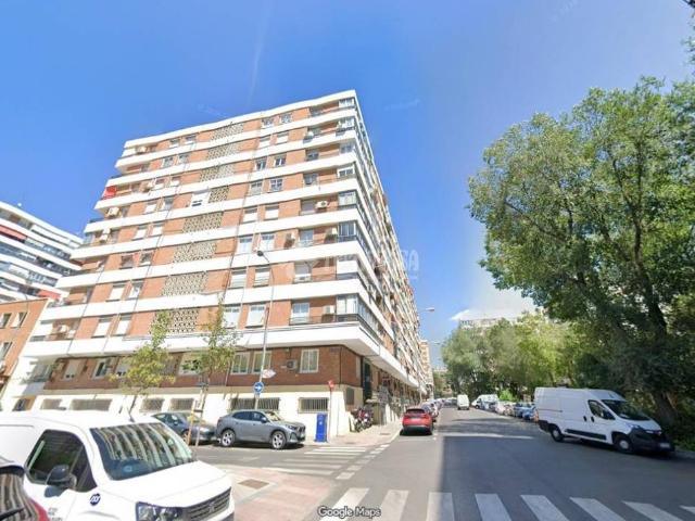 Piso en venta en Cortes, Madrid