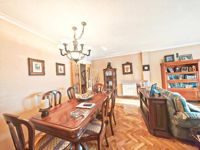 Piso en venta en Madrid, Cortes