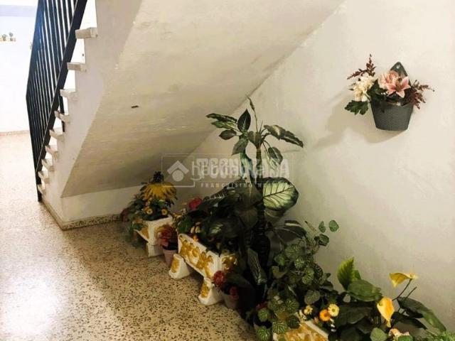 Piso en venta en Pilas, Andalucía
