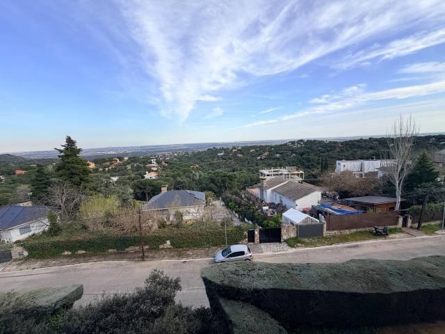 Piso en venta en Valdemorillo, Madrid