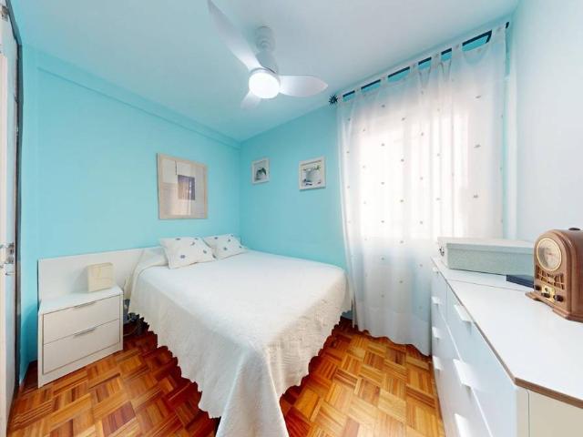 Piso en venta en Cortes, Madrid