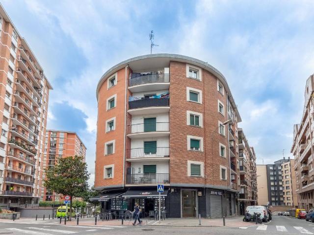 Piso en venta en Basauri, Urbi